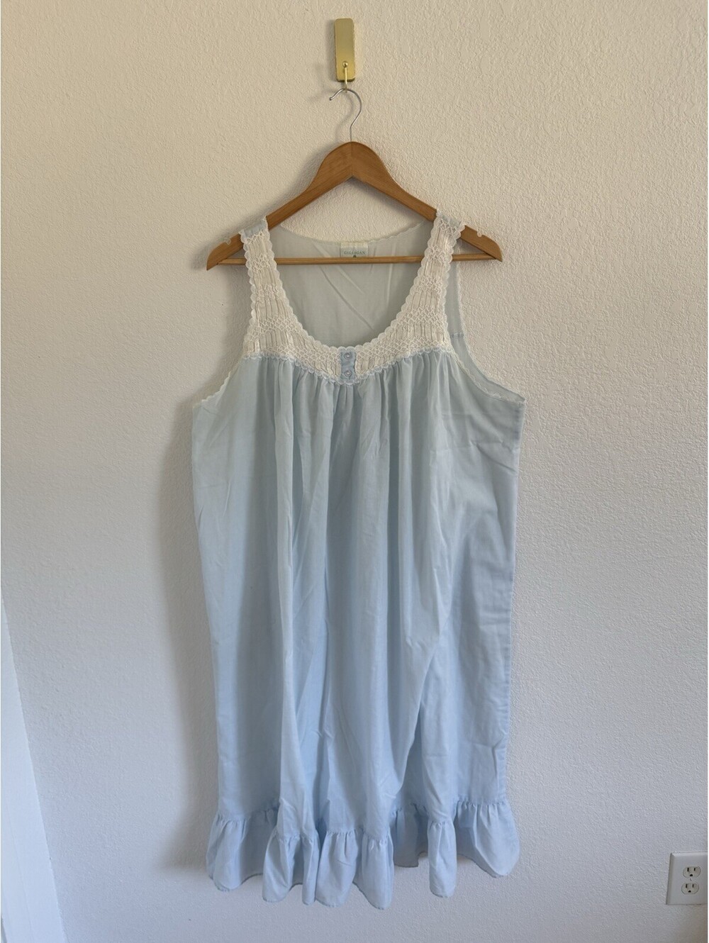 Gilligan & O'Malley Women’s Nightgown Lace Trim Buttoned Sleeveless Sleepwear